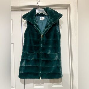 LIKE NEW PATTY KIM LAUREN LUX FAUX FUR GREEN VEST SIZE XS